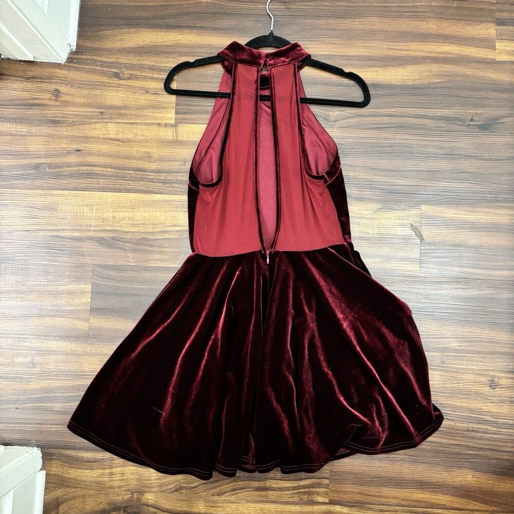 NWT Silence + Noise Sz Medium Maroon Red Velvet Mesh Insert Mini Dress Party - Picture 3 of 6